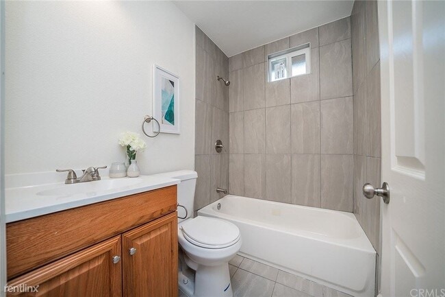 Building Photo - 7 br, 3 bath House - 803 East 89th Street ...