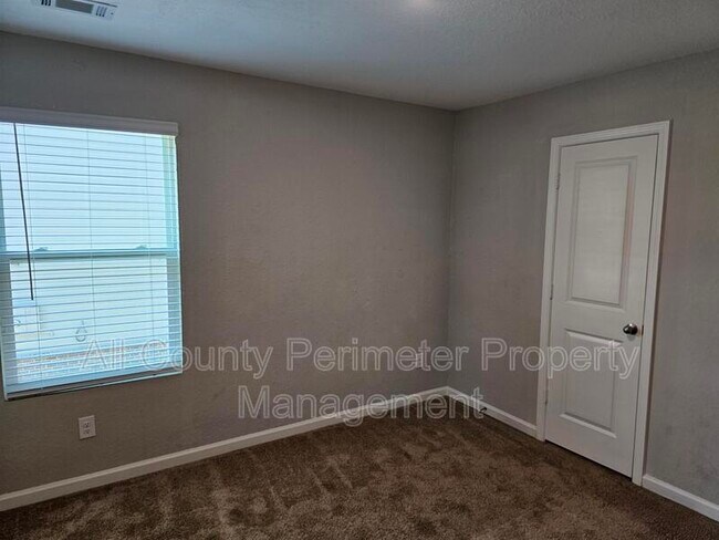 Building Photo - 303 Augusta Woods Dr