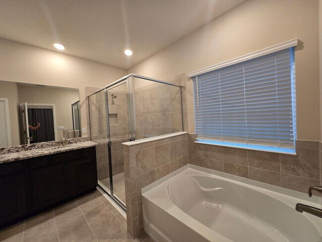 Building Photo - Welcome to the beautiful Finley Woods comm...