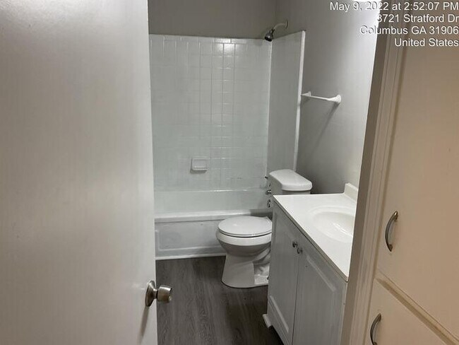 Building Photo - 3721 Stratford Dr