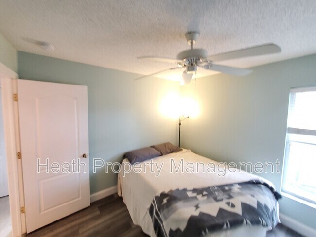 Building Photo - 308 Lookout Dr