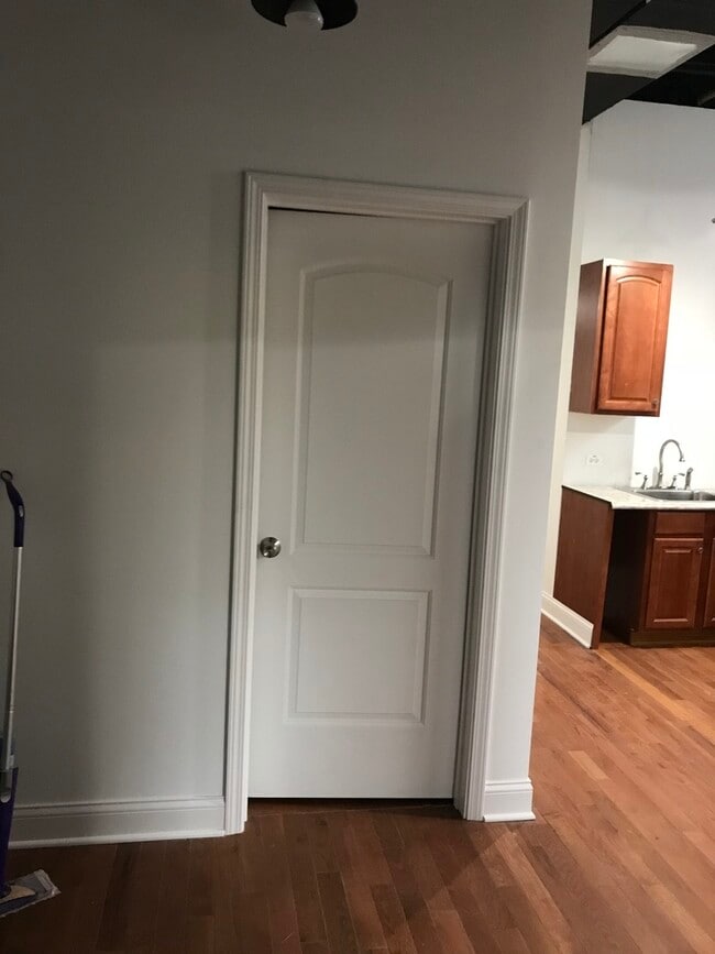 Building Photo - 3436 S Western Ave