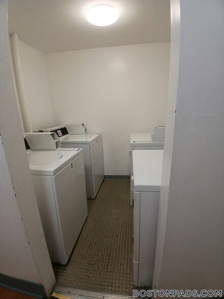 Building Photo - 124 Central Ave