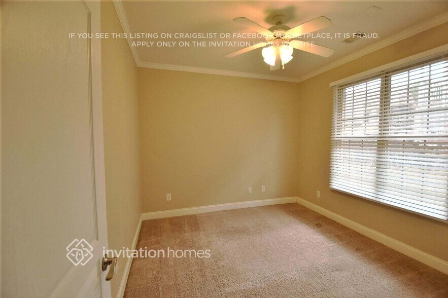 Building Photo - 9207 Golfview Cir
