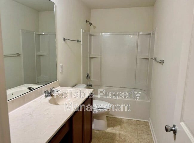 Building Photo - 944 Avondale Dr