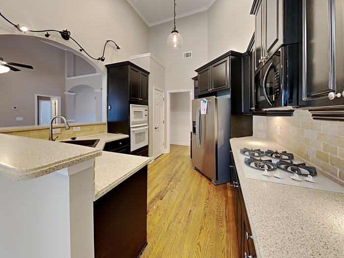 Building Photo - 1350 Lamont Cir