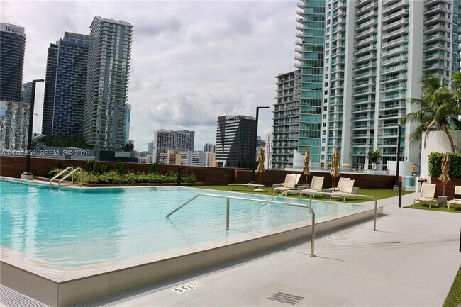 Building Photo - 350 S Miami Ave