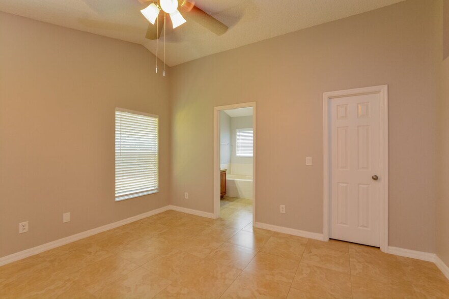 Building Photo - 3813 Shawn Cir