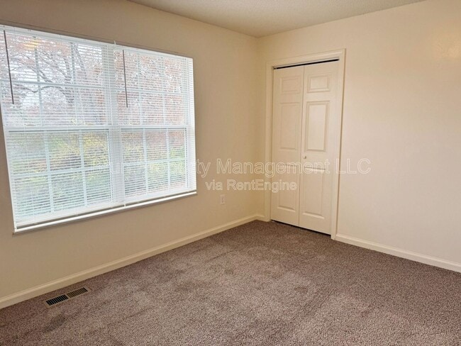 Building Photo - 5606 Boxwood Garden Way