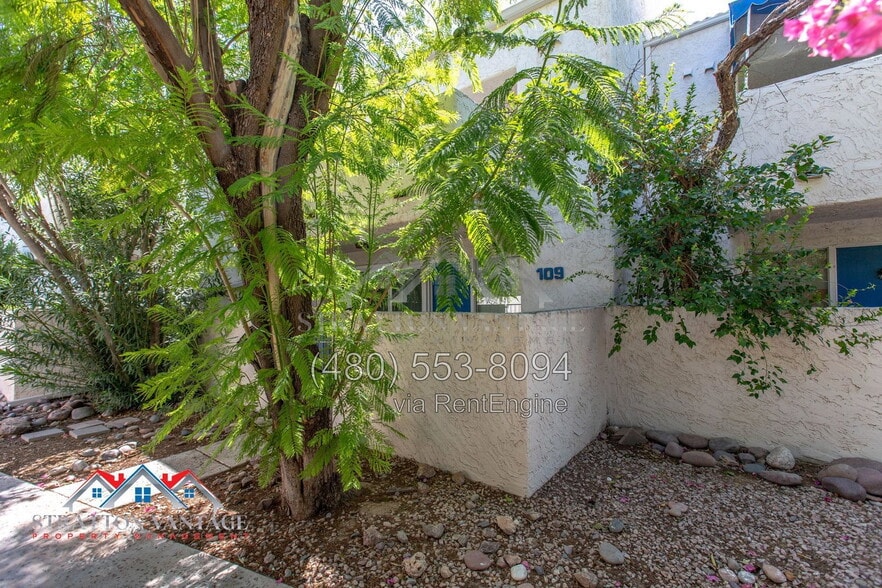 Building Photo - 1143 E Sandpiper Dr