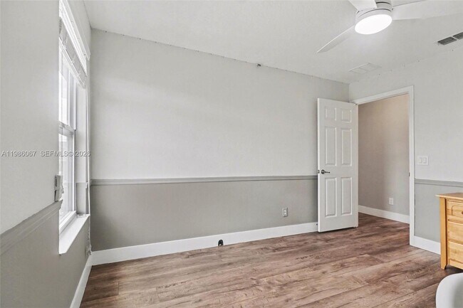 Building Photo - 2251 Napone Ln