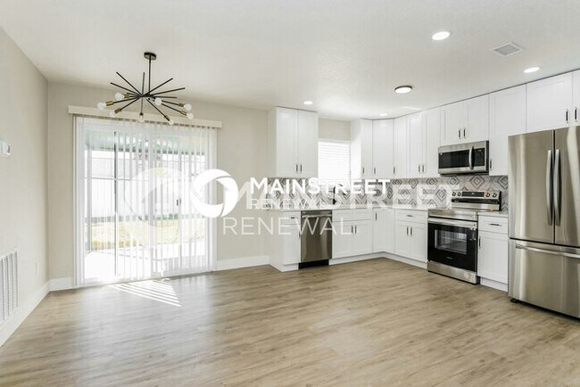 Building Photo - 3 Bedroom Pet-Friendly Home in EDGEWATER, FL with Main Street Renewal