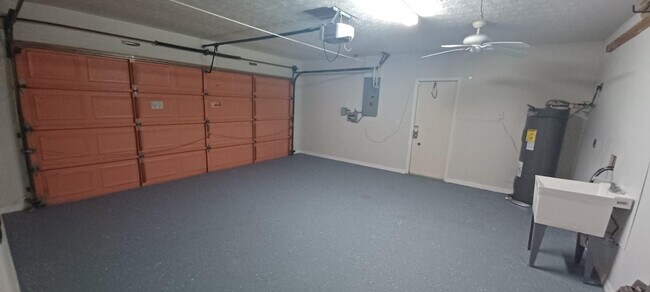 Building Photo - 150 NW Byron St