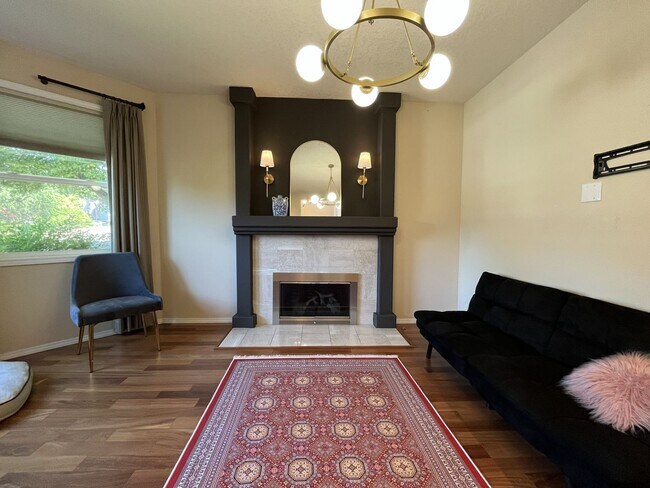 Building Photo - Stunning Bull Mountain Home with Gourmet Kitchen & Luxurious Primary Suite Retreat