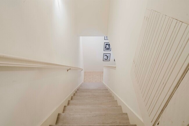Building Photo - 5704 Montevista Dr