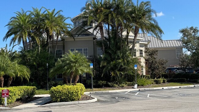 Building Photo - Unfurnished Annual Rental Available 1/1/26