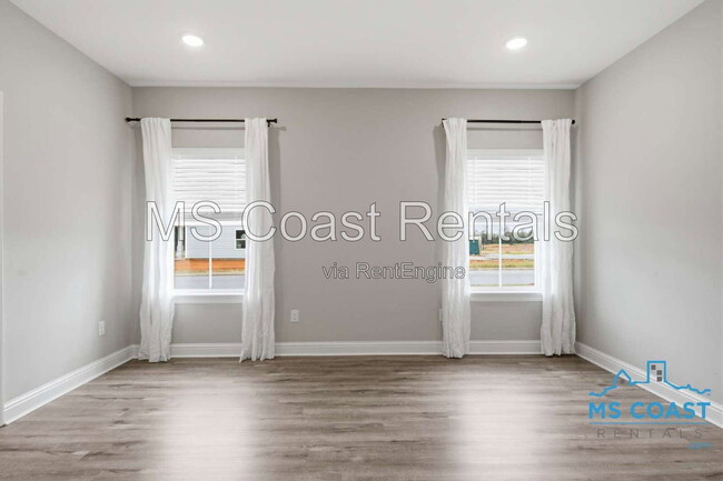 Building Photo - 102 Everly Cir