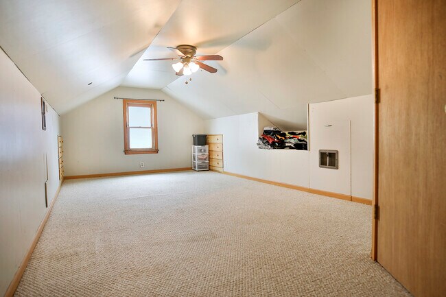 Building Photo - 603 12th Ave NW