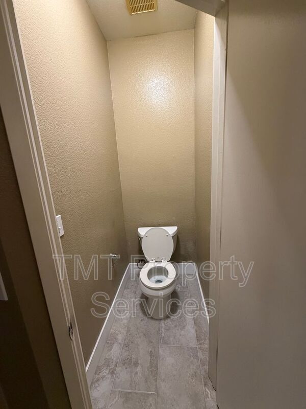 Building Photo - 3424 Babson Dr