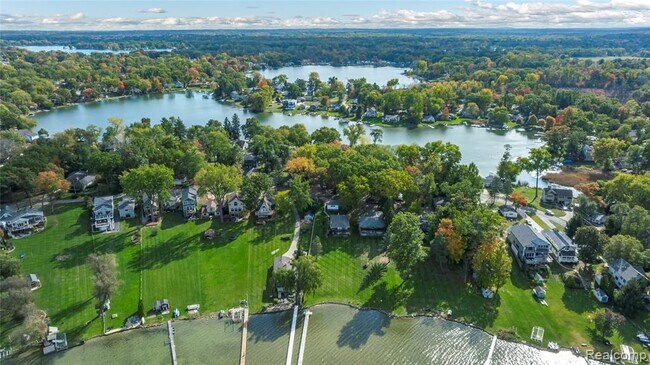 Building Photo - 9510 Beechcrest St