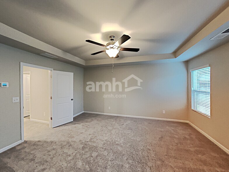 Building Photo - 222 N Fortune Way