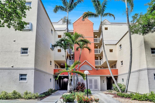 Building Photo - 8343 Lake Dr