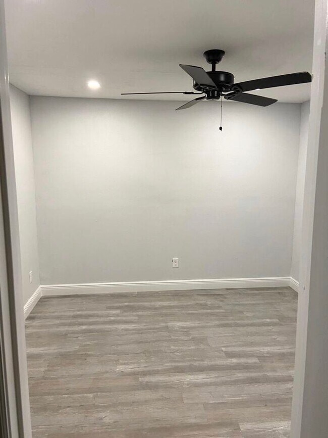 Building Photo - 4207 N 13th St