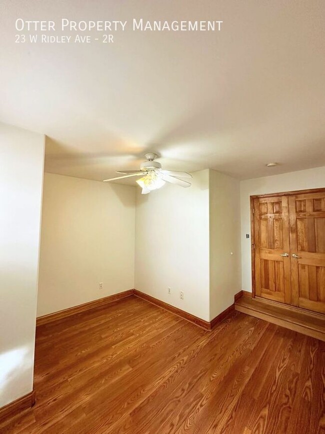 Building Photo - Lovely, Sun Drenched 3BR/1BA Ridley Park Apt