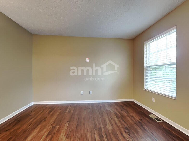 Building Photo - 8267 Springleaf Lake Dr