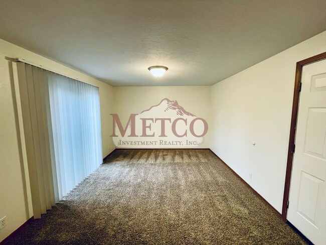 Building Photo - Spacious Thurston Home