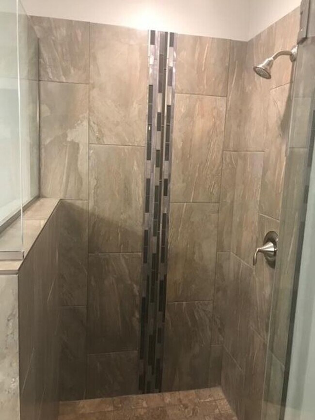 Building Photo - 3 Bedroom Townhome in Santa Clara