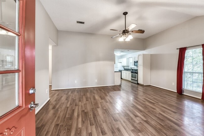 Building Photo - 115 Delaware Dr