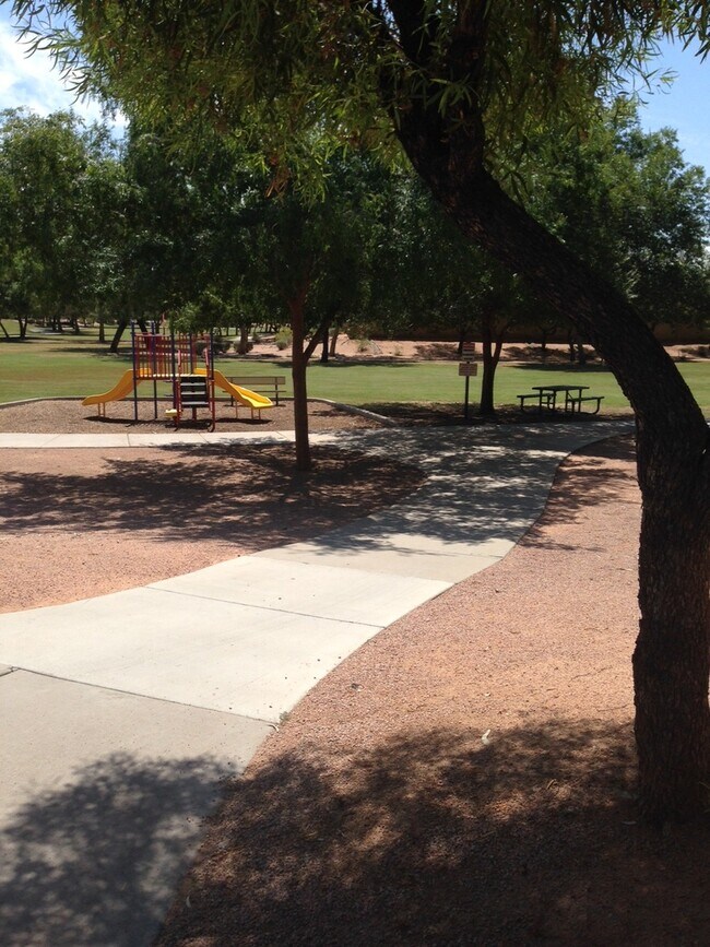 Building Photo - 2316 E Stottler Dr