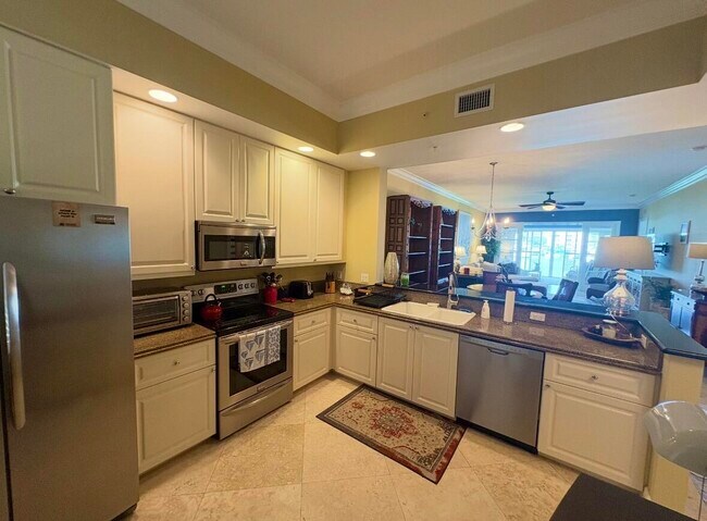 Building Photo - 14 Harbour Isle Dr W