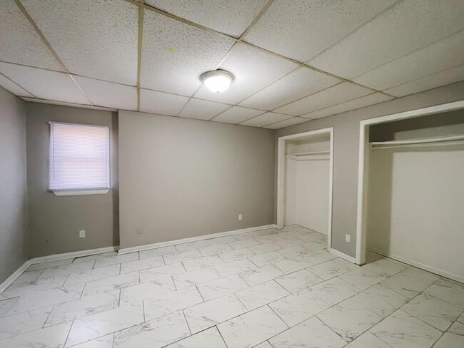 Building Photo - 2021 Hunters Cove Dr