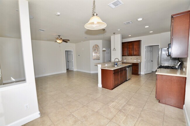 Building Photo - 21502 Duke Alexander Dr