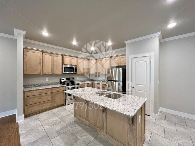 Building Photo - 580 Bradford Dr