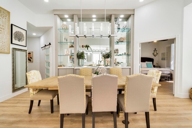 Building Photo - 387 Kelsey Park Dr