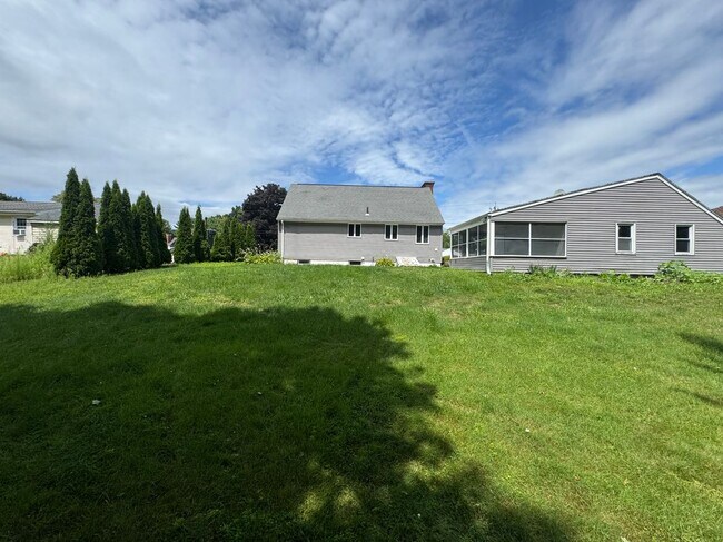 Building Photo - 89 Florida Dr