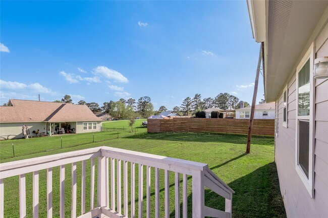 Building Photo - 100 Shorewood Dr