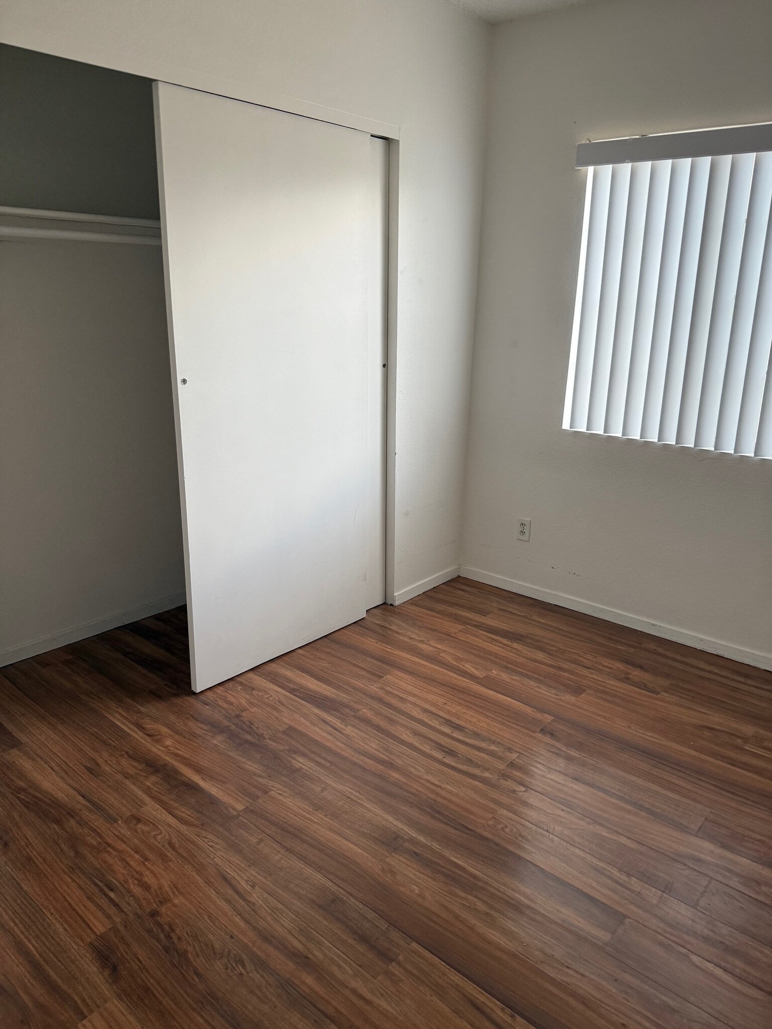 Building Photo - 5 Palm Dr