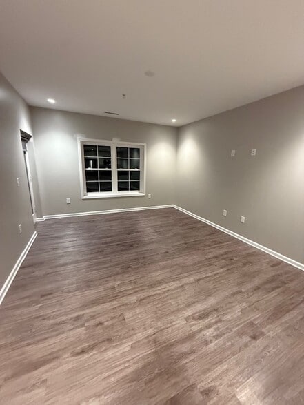 Building Photo - 1504 Ewing Pk Lp