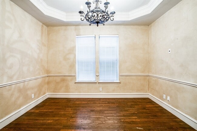 Building Photo - 5143 Miller Ave