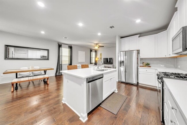 Building Photo - 5404 Golden Canary Ln