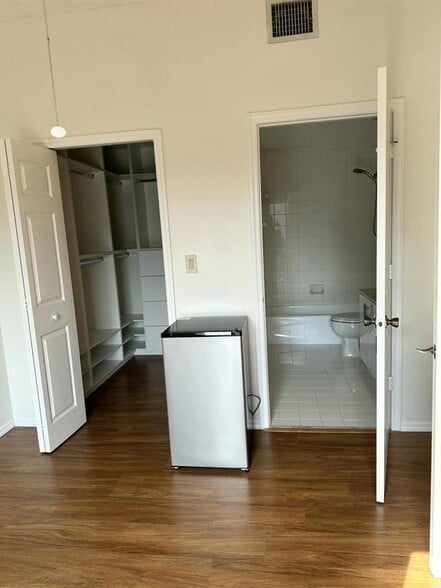 Building Photo - 7085 Nova Dr