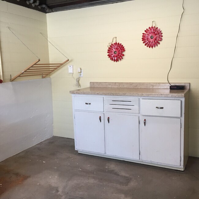 Laundry coin op - 1212 Buffalo St