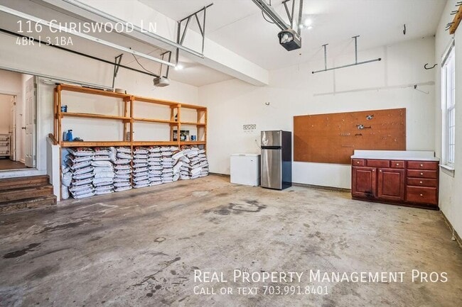 Building Photo - 116 Chriswood Ln