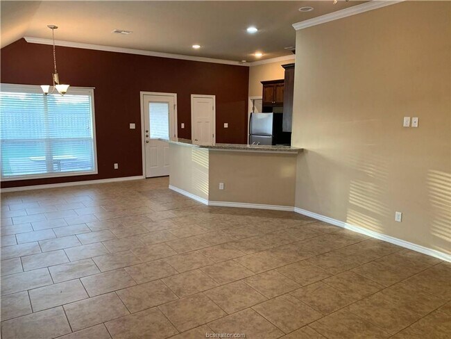 Building Photo - Beautifully 4 bedroom, 3 bathroom house within minutes of Texas A&M!!