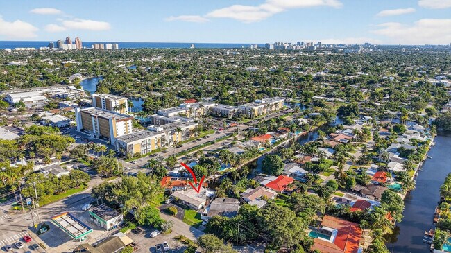 Building Photo - 1570 NE 30th Pl