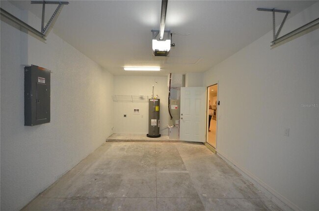 Building Photo - 3303 Armstrong Ct
